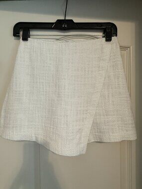 Abercrombie & Fitch white tweed mini skort